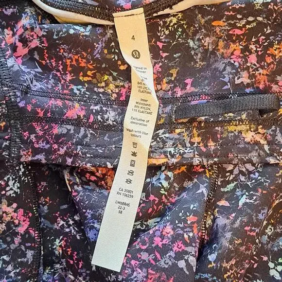 𝗟𝘂𝗹𝘂𝗹𝗲𝗺𝗼𝗻 𝗕𝗮𝘀𝗲 𝗣𝗮𝗰𝗲 HR Crop 23" Leggings -Floral Spray Multi -4 - Picture 6 of 7